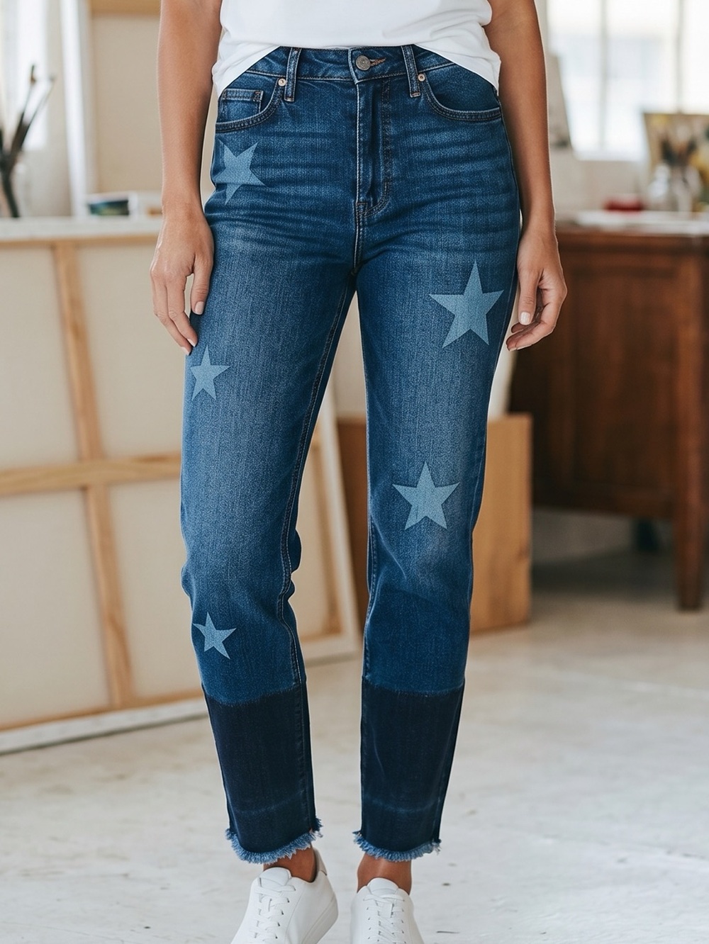 CAbi NEW - Sz 2- Blue Star-Print Cropped Ankle Jeans raw / fringed hem